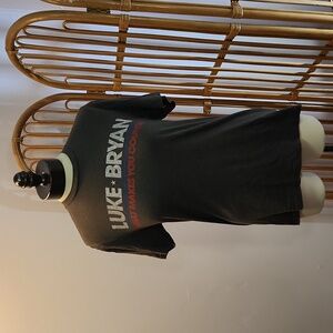 Luke Bryan 2018 concert tee size small "what makes you country" American flag